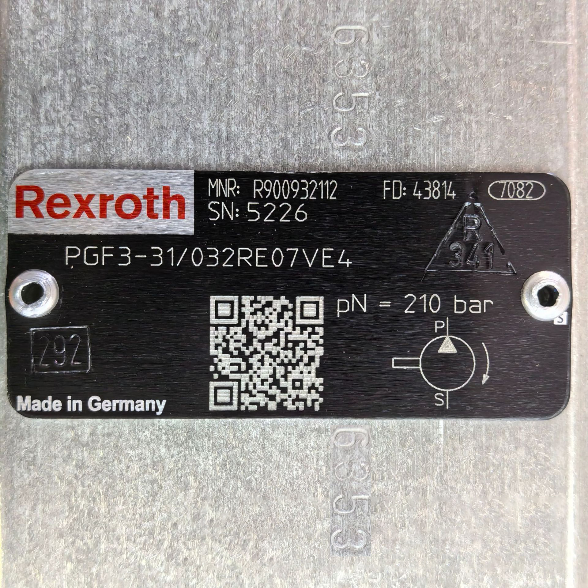 R900932112